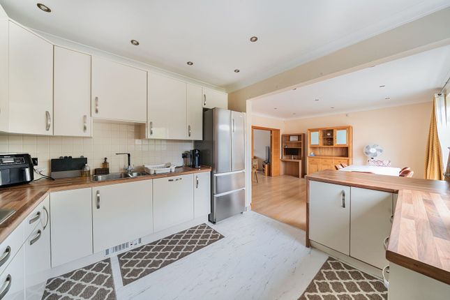 Hillcroft Avenue, Pinner photo 4