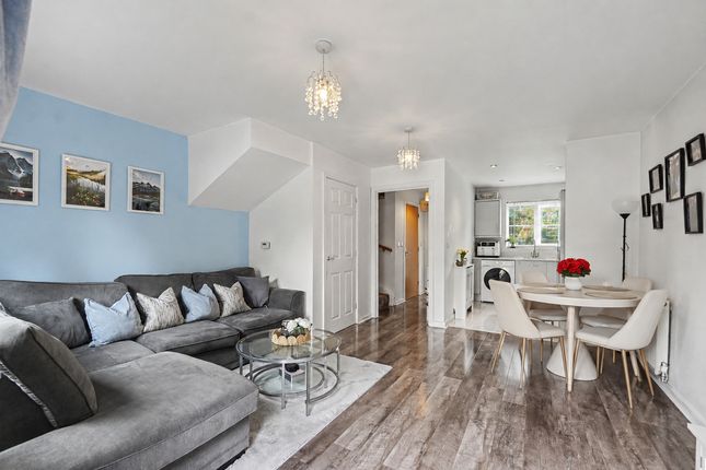 11, Barnfields Court, Sittingbourne photo 4