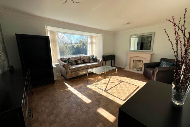 12, Swan Lane, Brentwood photo 3