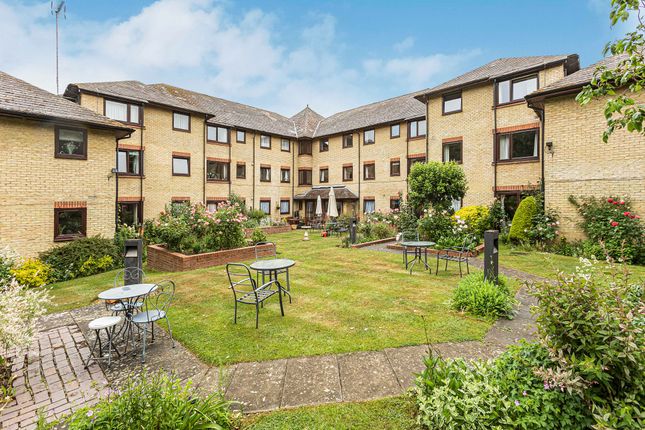 Flat 20 Hertford Mews, Billy Lows Lane, Potters Bar photo 2