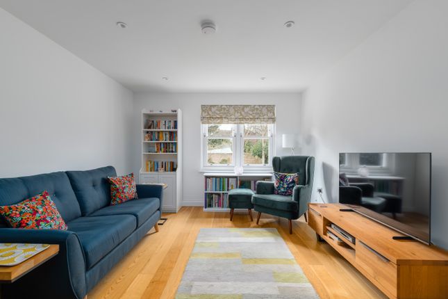 Flat 5, Gardens House, 92, Mycenae Road, London photo 3