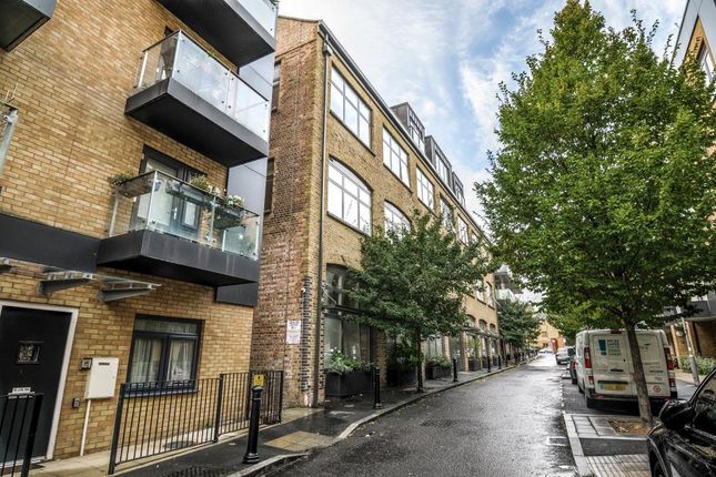 Thumbnail Flat to rent in Charles Street, London