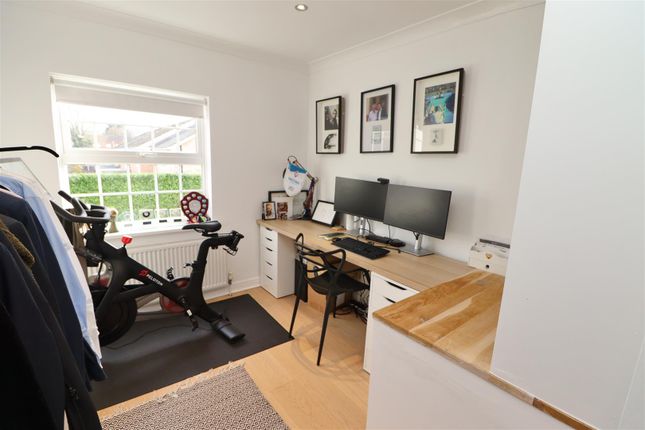 End terrace house for sale in Cavendish Crescent, Elstree, Borehamwood