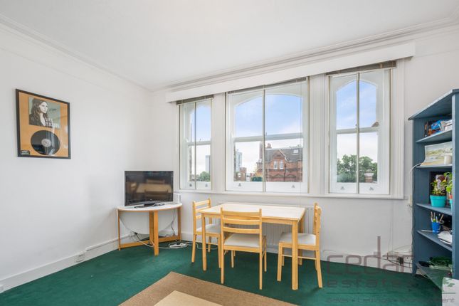 Flat 7 West Court, 2, Woodchurch Road, London photo 4
