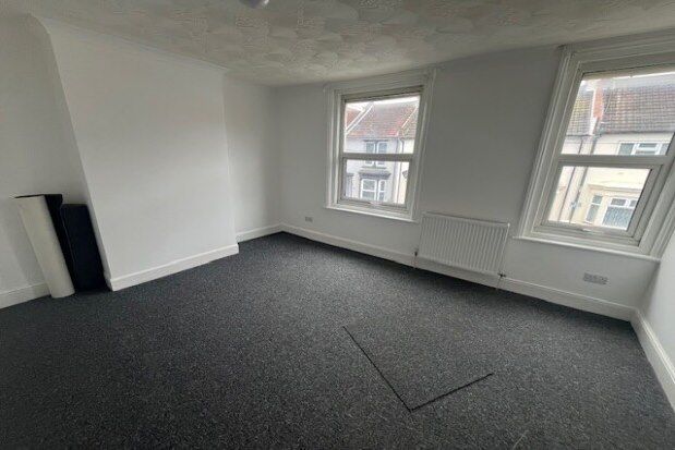 Flat to rent in Balmoral Road, Gillingham
