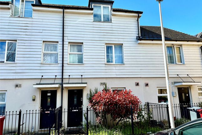 Town house to rent in St. Agnes Way, Reading, Berkshire