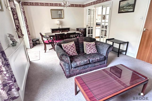 18, Schofield Way, Eastbourne photo 2