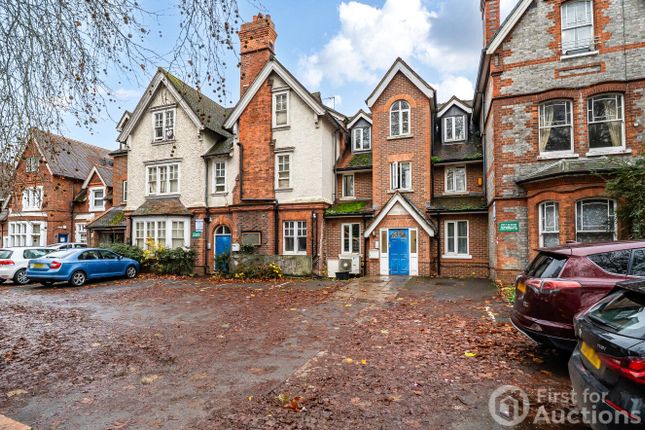 Studio flat on Flat 12A Foley Hall, 58-60, London Road, Berkshire, £36,000