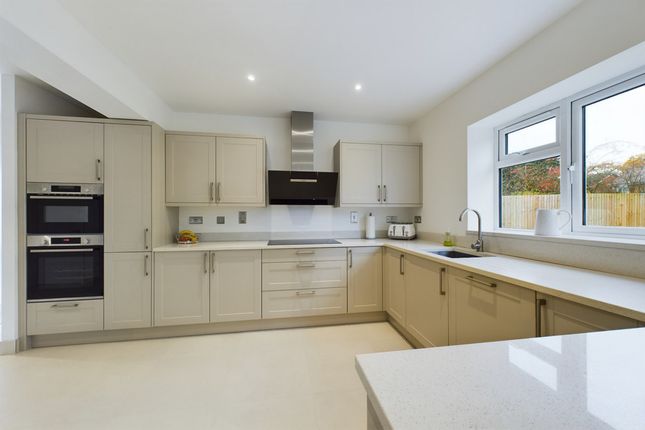 28, Bartel Close, Leverstock Green photo 2