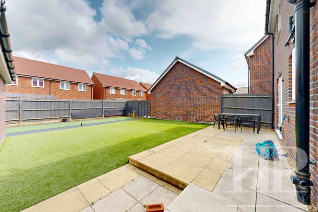 21 Cornwell Avenue, Crawley photo 4