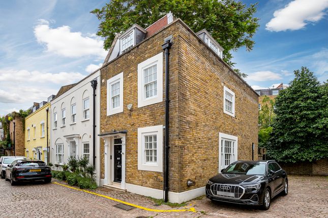 3 bed mews house for sale in Rutland Mews South, London SW7