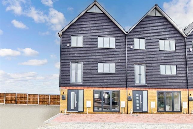 Thumbnail Town house for sale in Waterside Close, Faversham, Kent