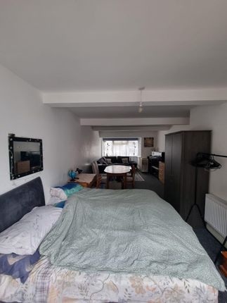 56, Coniston Way, Hornchurch photo 2