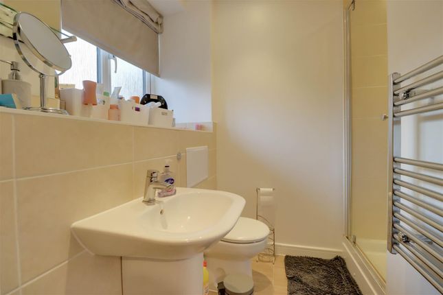 Flat 5, Ramsden Court, Golden Jubilee Way, Wickford photo 5