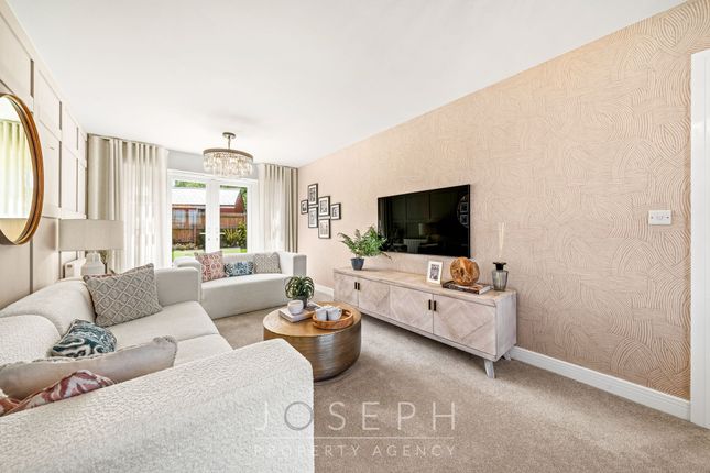 Plot 18 Roundhouse Avenue, Trimley St Martin photo 2
