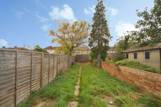 Second Avenue, Dagenham photo 3