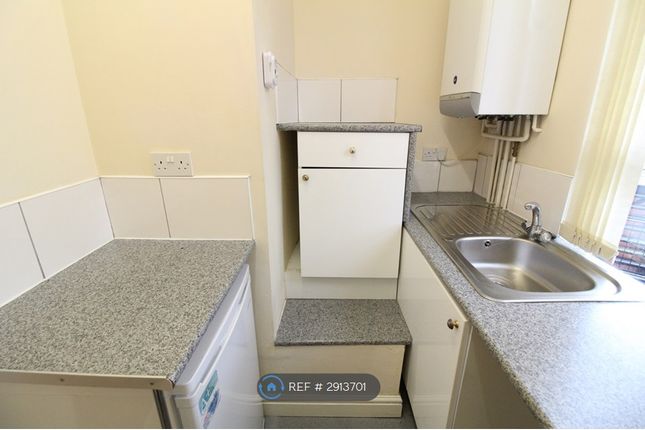 Flat, A Firth Park Road, Sheffield photo 2