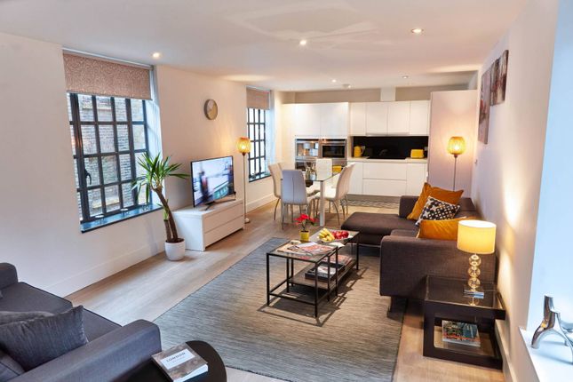 Flat for sale in The Piazza Residences, Covent Garden, London