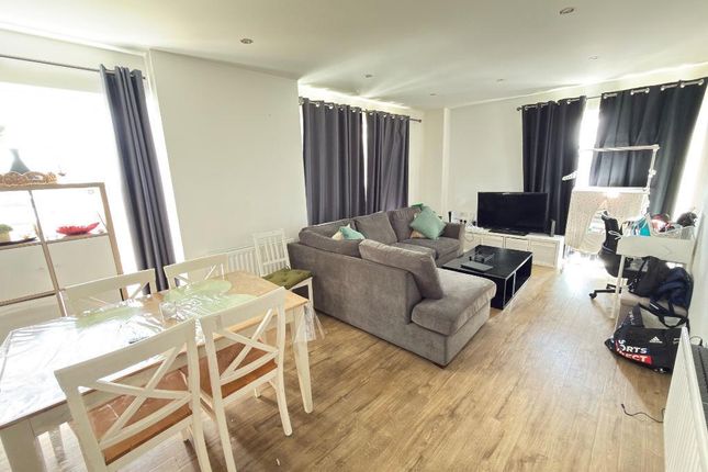 8, Ellesmere Court, Stirling Drive, Luton photo 3