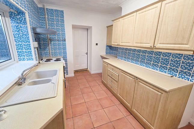 25, Broomfield Street, Caerphilly photo 4