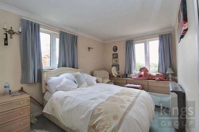 Flat 30, Edwards Court, Turners Hill, Waltham Cross photo 4