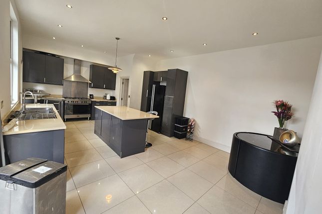 Broadfield Road, London photo 3