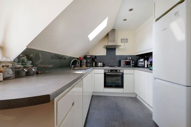 15, Chartwood Place, Surrey photo 3