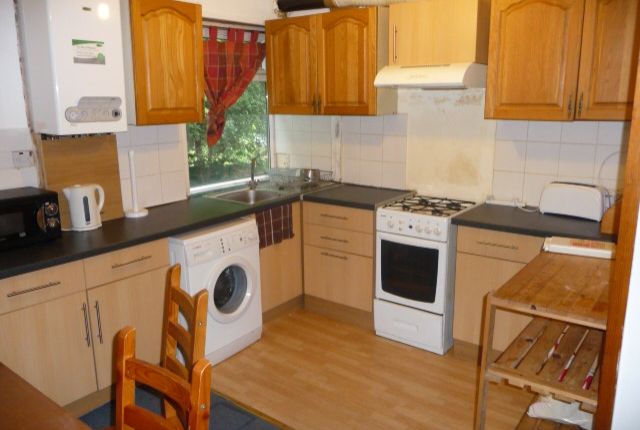 Thumbnail Property to rent in Kelso Gardens, Leeds