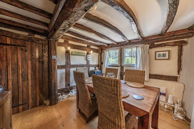 1340433-28-689B70...