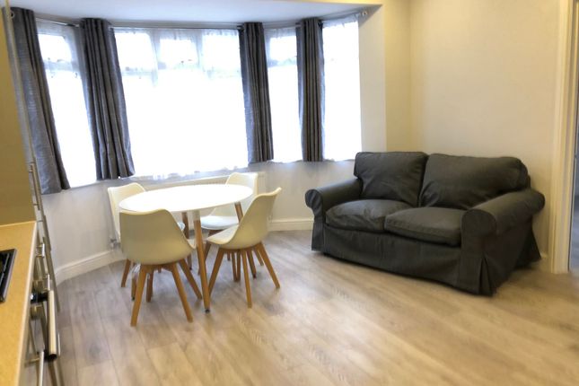 Flat to rent in Rodborough Road, London