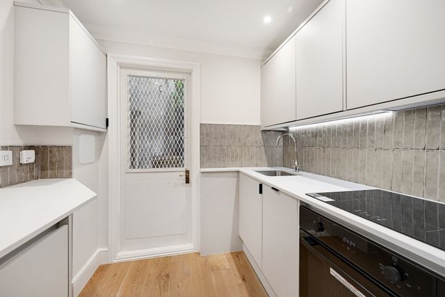 Flat 1, 6, Strathmore Gardens, London photo 3