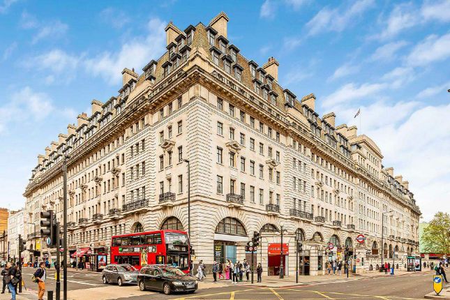 Flat for sale in Baker Street, London