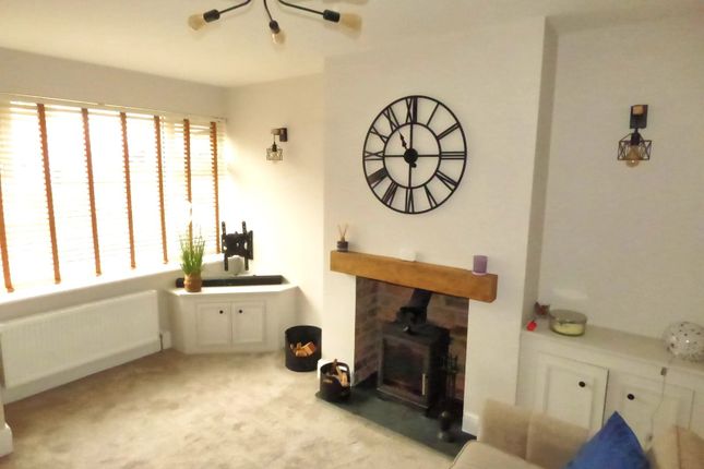 19, Calverley Drive, Leeds photo 5