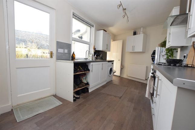 Cottage to rent in Stonefield Road, Hastings
