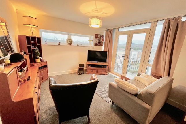 Flat for sale in The Stephenson, North Side, Gateshead