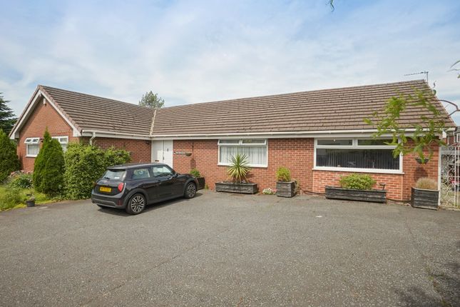 3-bed house on Close Road Farm Bungalow, Langley Lane, Manchester, £550,000