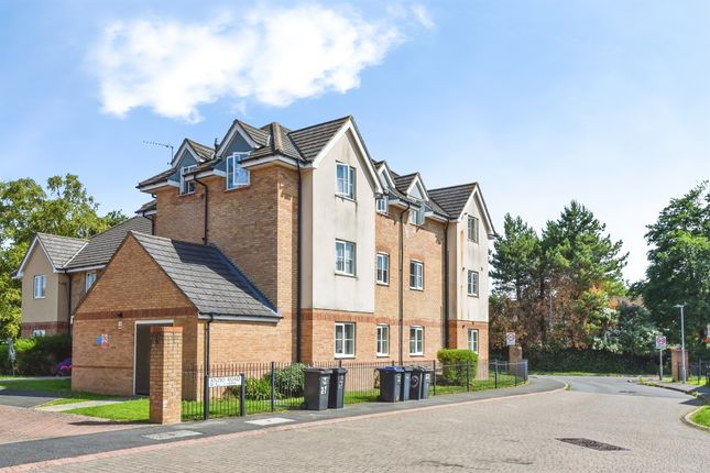 2-bed flat on 5, Anzio Road, Devizes, £150,000