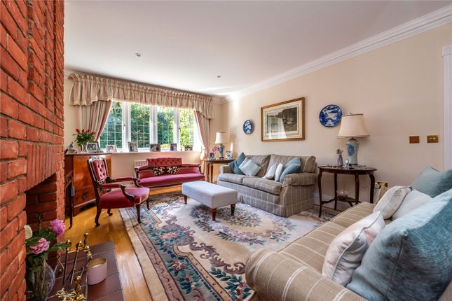 Rykens Lane, Surrey photo 2