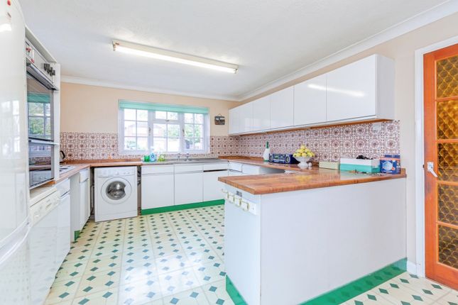 36, Wentworth Drive, Rochester photo 2