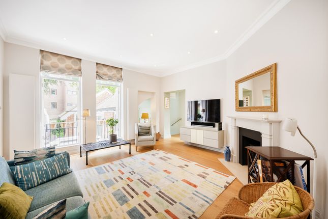 Flat Flat 2, 4, Hampstead Hill Gardens, London photo 2