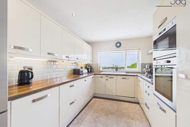 101 Chequers Avenue, Lancaster photo 2