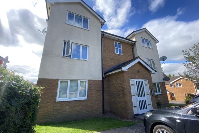 Flat for sale in Charlecote Park, Telford