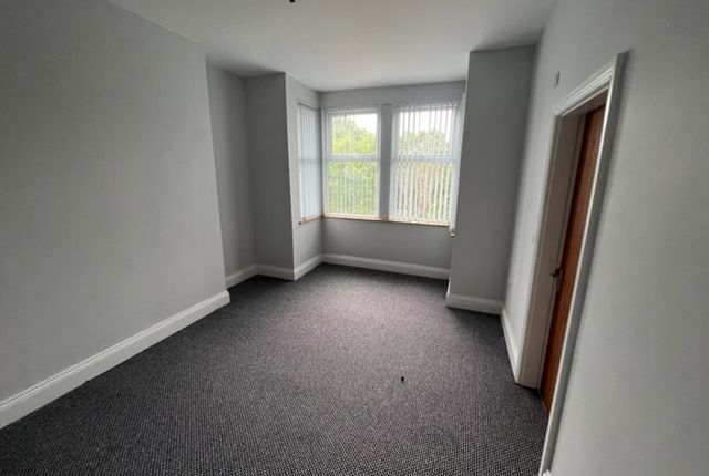 93 Flat 2, Stanningley Road Armley Leeds photo 4
