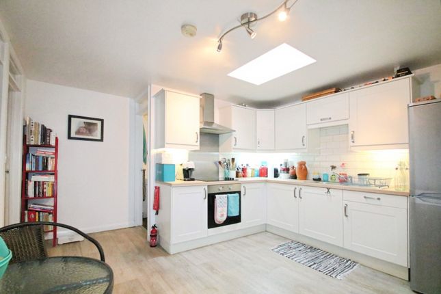 The Barn Loft, Flat 2, Sussex Road, South Croydon photo 2
