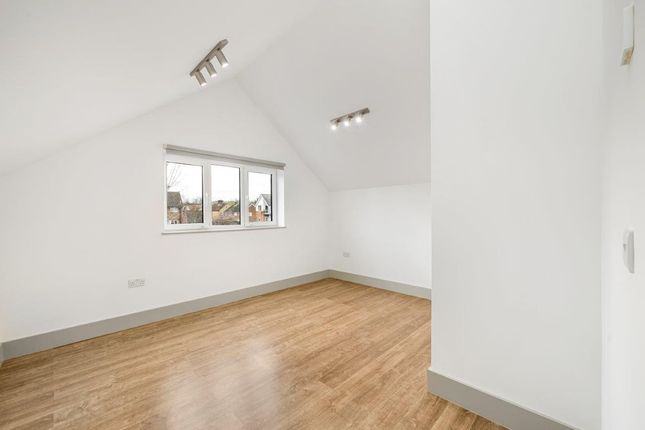 Flat 5, 16 Lower Luton Road, Harpenden photo 4