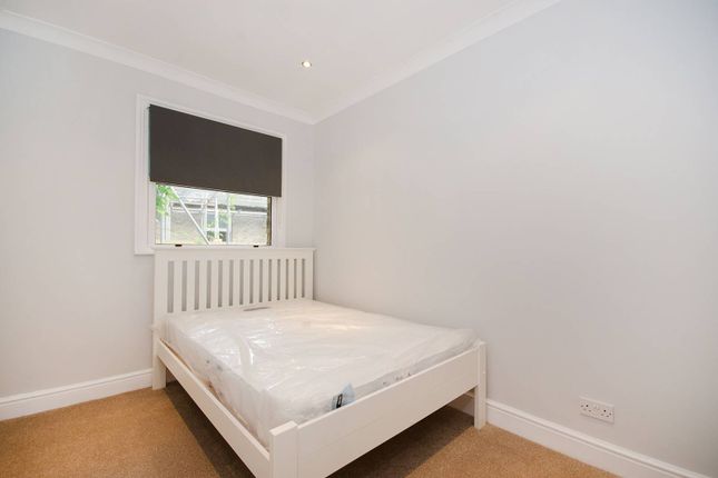 Woodville Road, Ealing Broadway photo 4