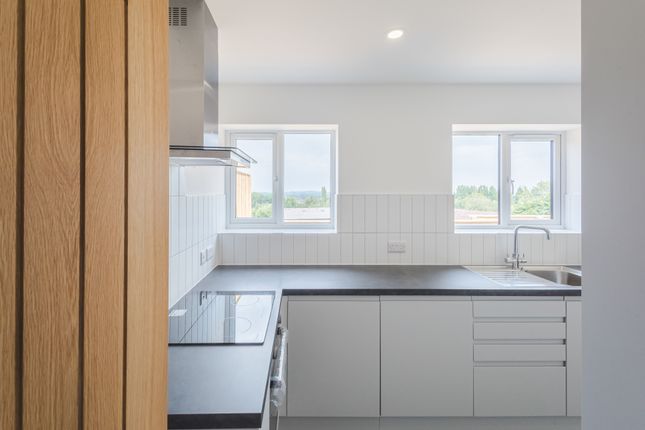 2, Hooks Hill, Swindon photo 4