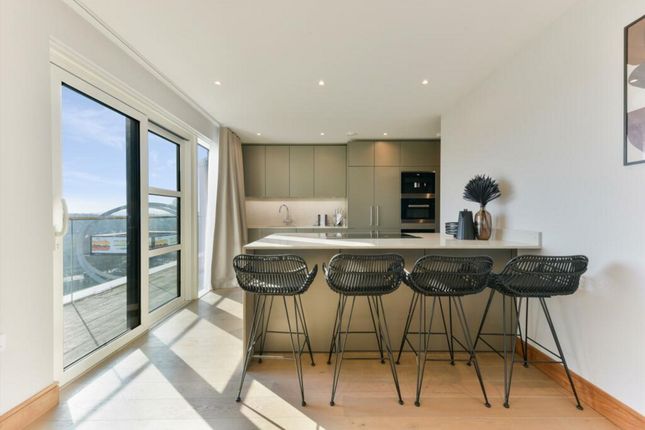 Penthouse to rent in Juniper Drive, London, 1