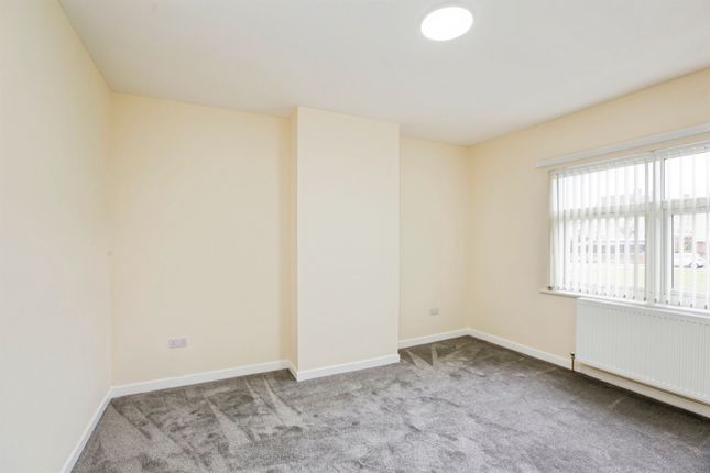 6, Grove Park, HALIFAX photo 2