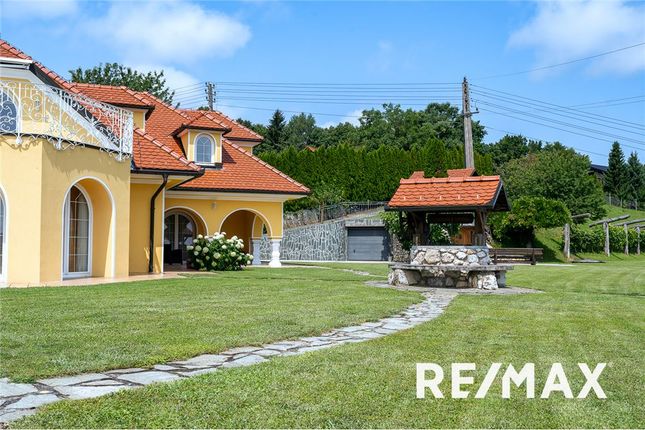 Cottage for sale in Street Name Upon Request, Sevnica, Si